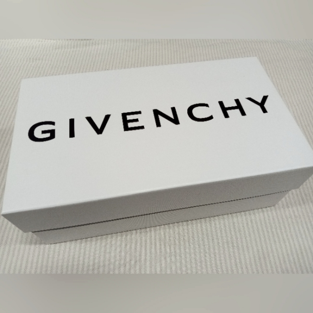 Givenchy empty shoebox 13.5x8x5